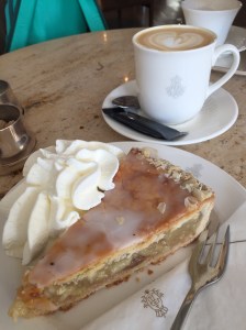 Apple tart with coffee